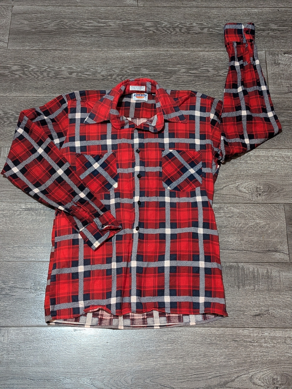 Dickies Men’s S Plaid Flannel Cotton Long Sleeve Button-Front Shirt Pockets